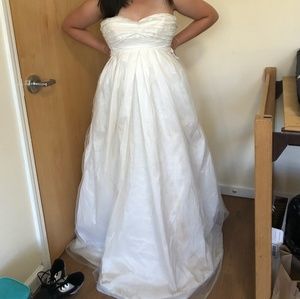 Vera Wang strapless wedding ball gown with pockets
